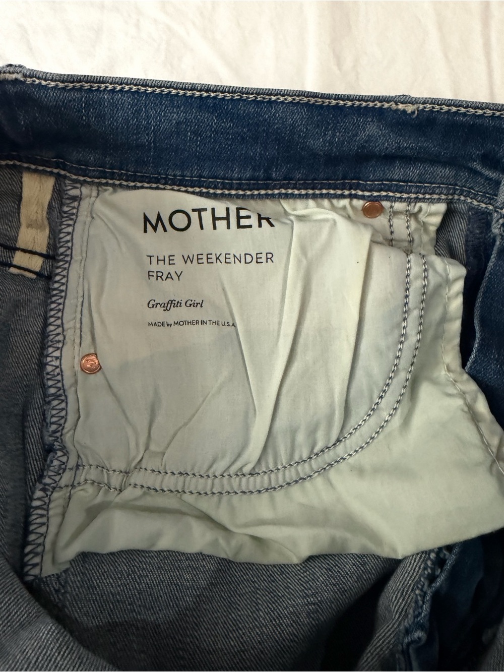 NWT MOTHER The Weekender Fray Jeans Graffiti Girl Wash 30 - Picture 11 of 16